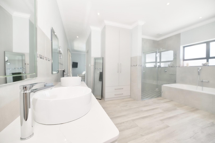 To Let 3 Bedroom Property for Rent in Northcliff Western Cape